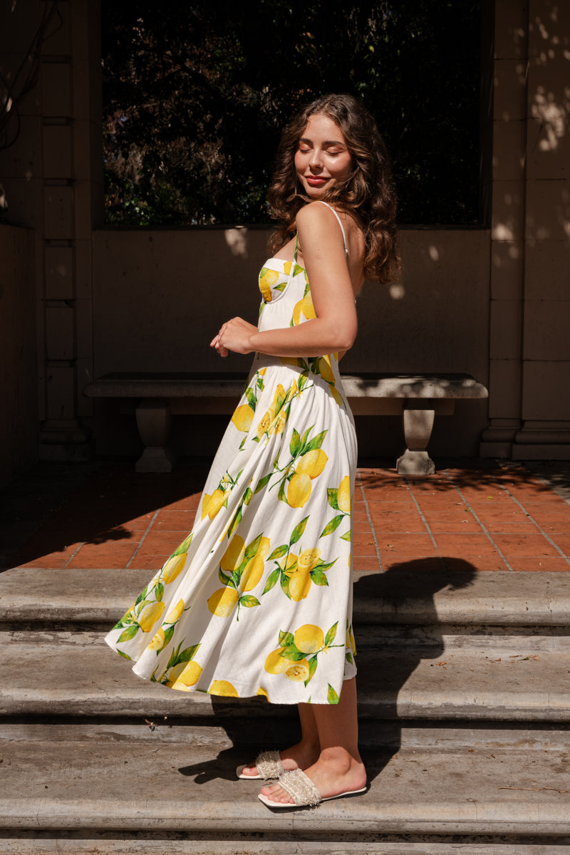 Yuri Sleeveless Lemon Print Midi Dress Yellow
