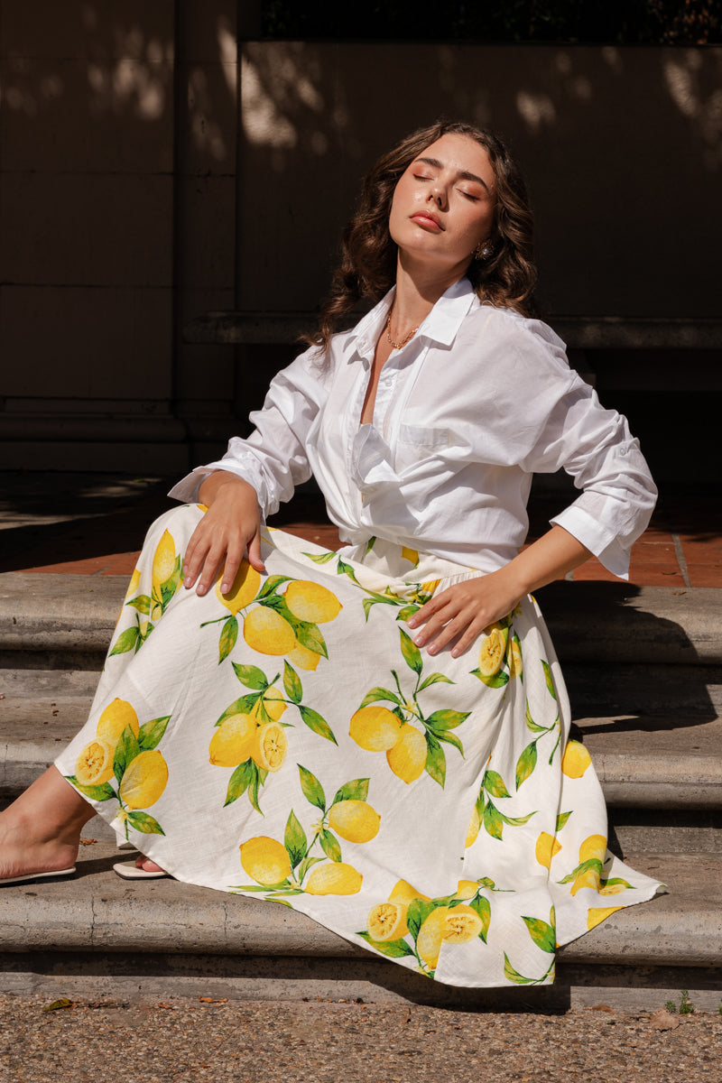 Yuri Sleeveless Lemon Print Midi Dress Yellow