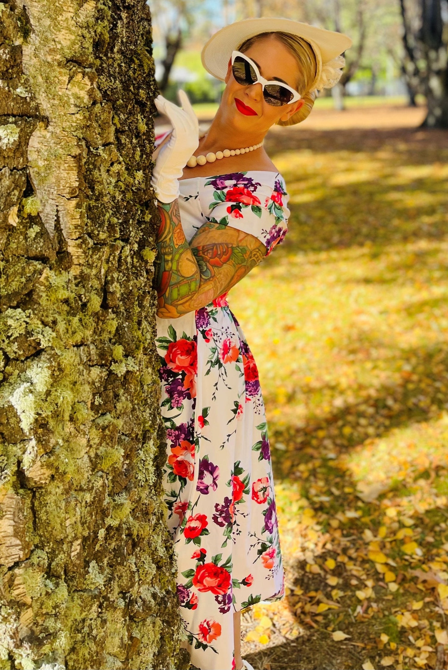 Lily Off Shoulder 50s Pleated Dress in White/Pink Floral