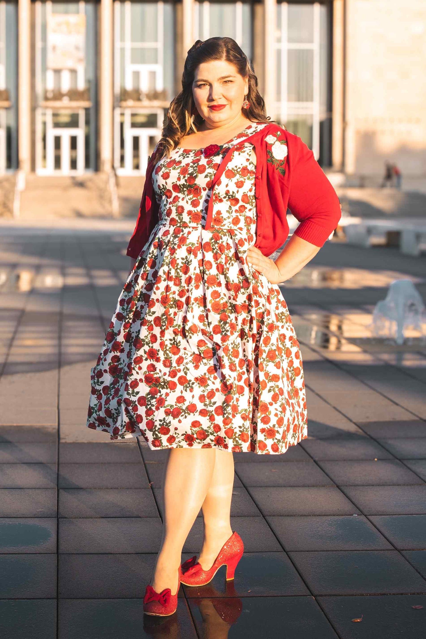 Amanda Retro Red Roses Swing Dress In White